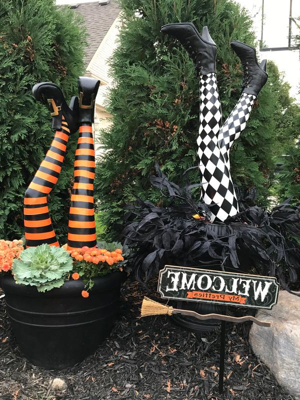 Piquets Jambes de Sorcière - Déco Halloween