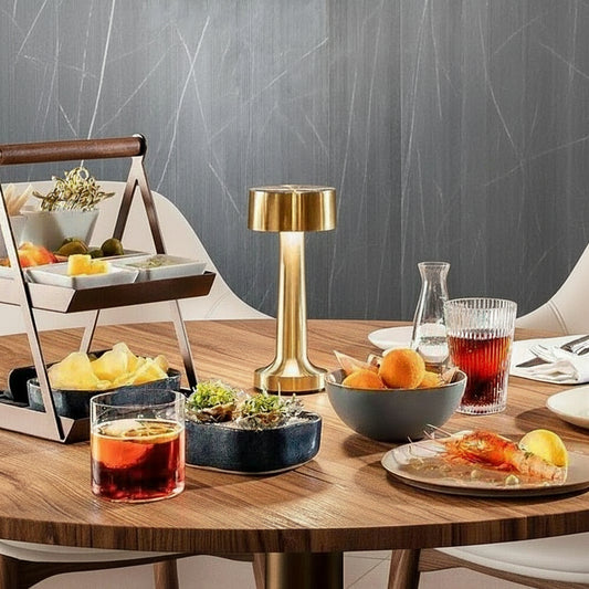 SleekGlow - Lampe de table moderne et élégante pour intérieur