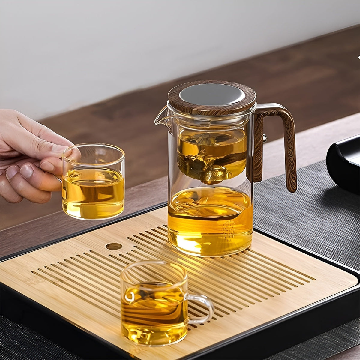 Glass Teapot with Magnetic Filter and Wooden Handle