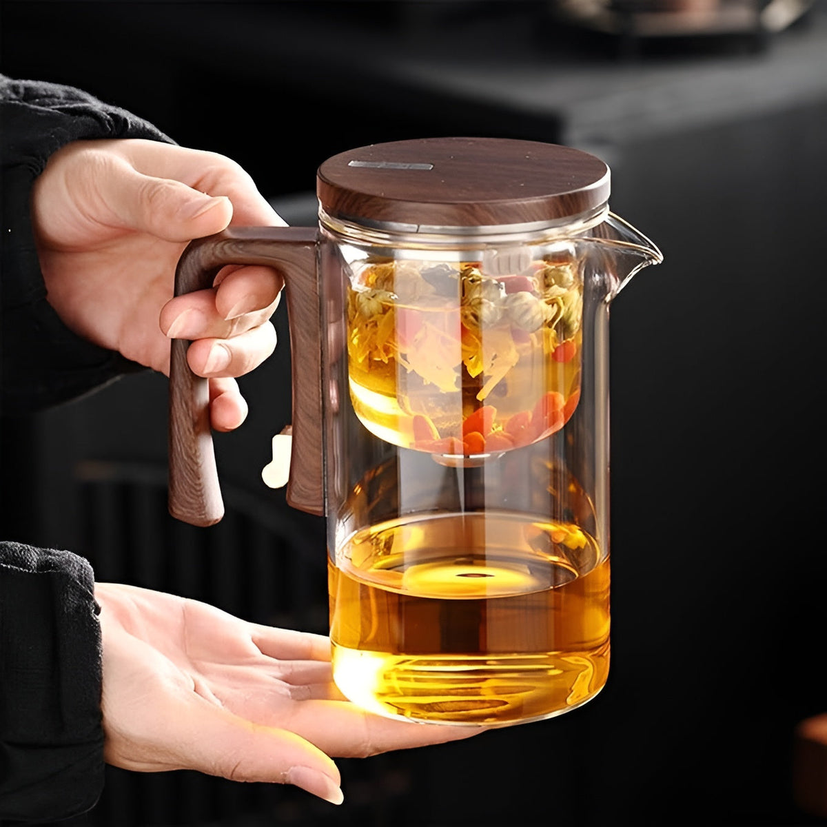Glass Teapot with Magnetic Filter and Wooden Handle