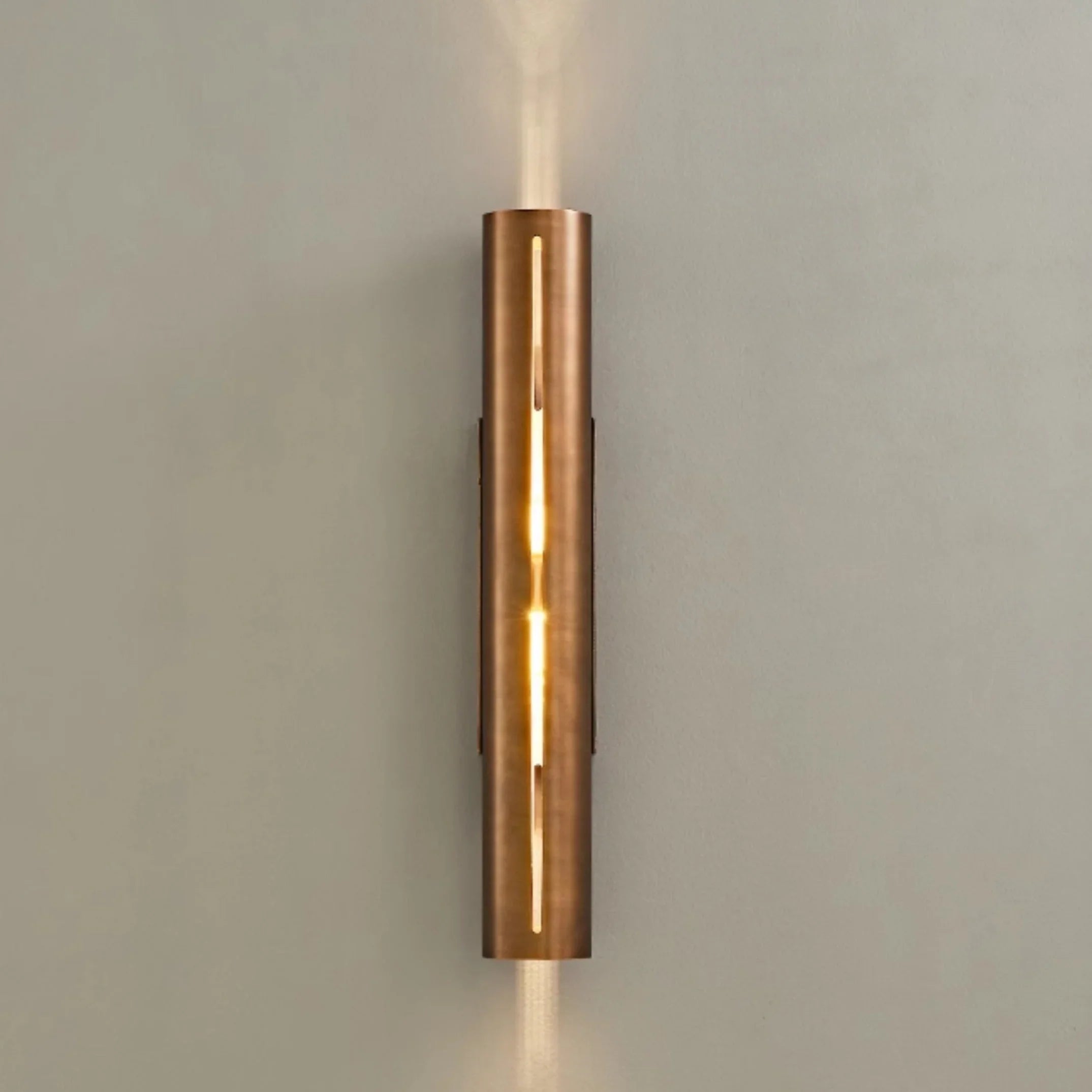 Lury Wall Light