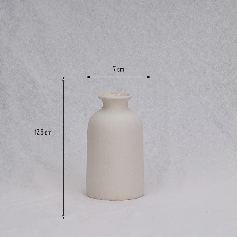 Vase Conique Moderne en Argile Mouchetée