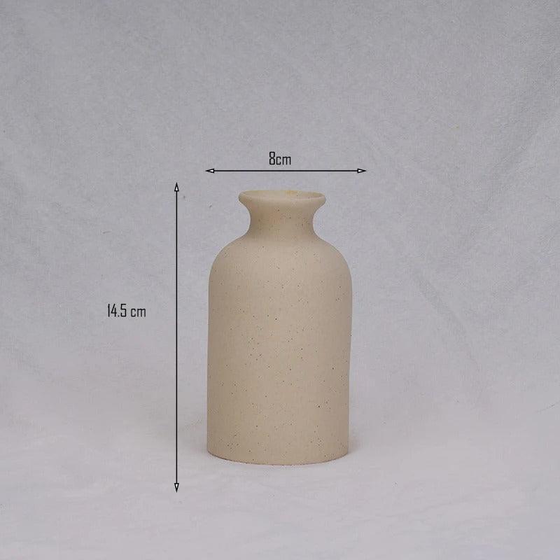 Vase Conique Moderne en Argile Mouchetée