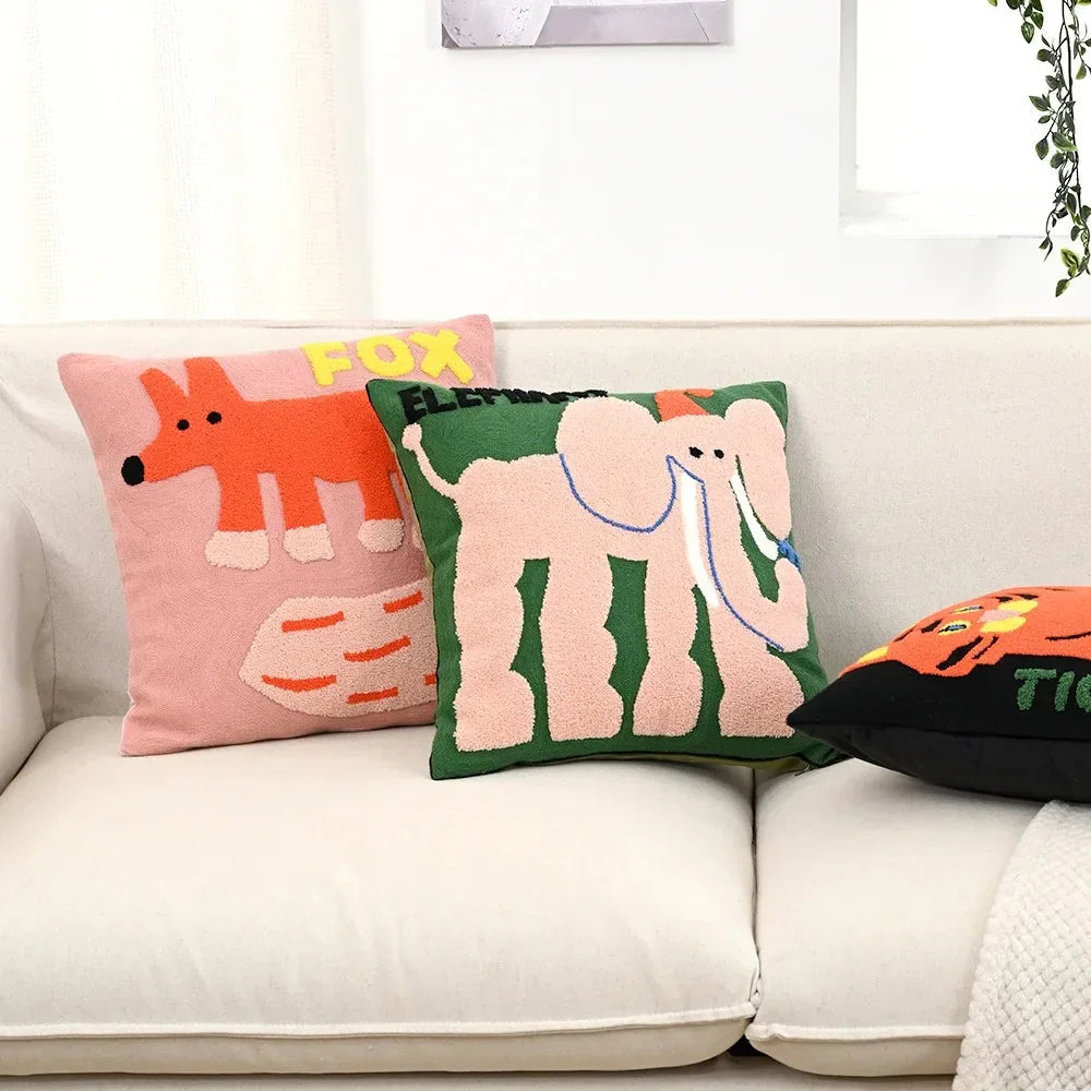Housse de coussin brodée animaux, style nordique