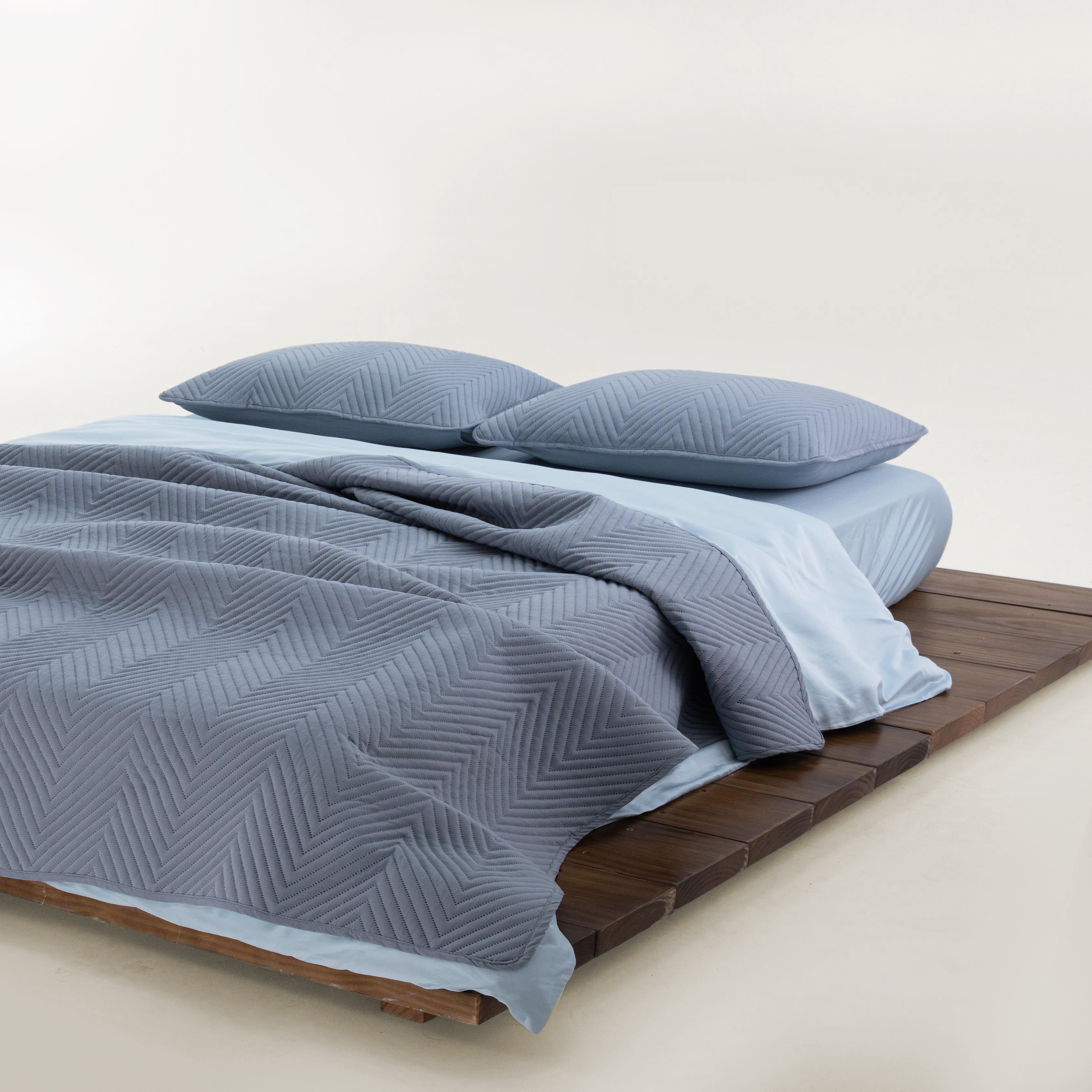Snag Free Quilt - Pet Friendly