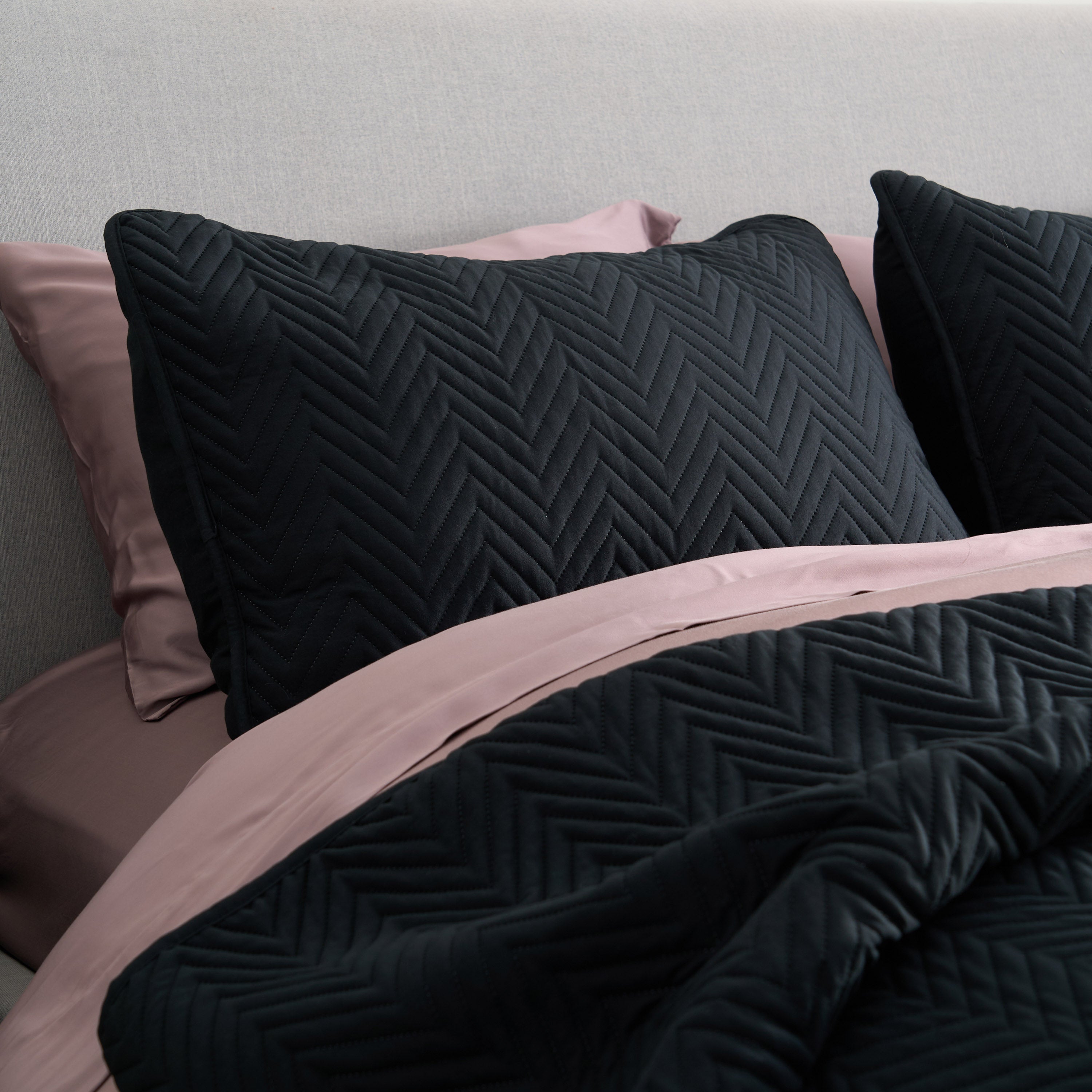 Snag Free Quilt - Pet Friendly