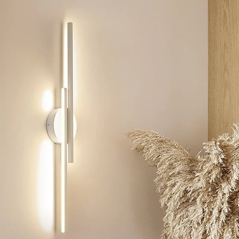 Applique murale LED design linéaire et disque