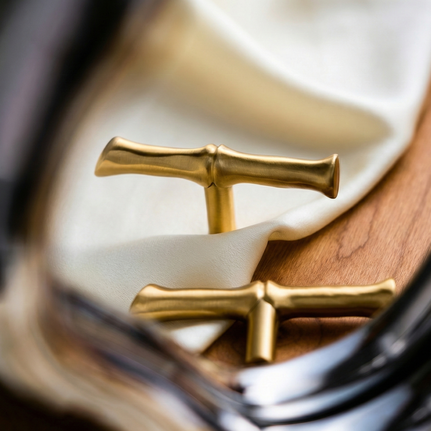 Erik Solid Brass Cabinet Handle