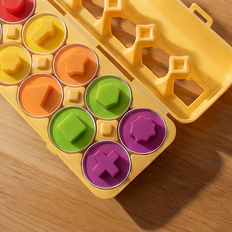 Boîte de 12 œufs géométriques à assembler