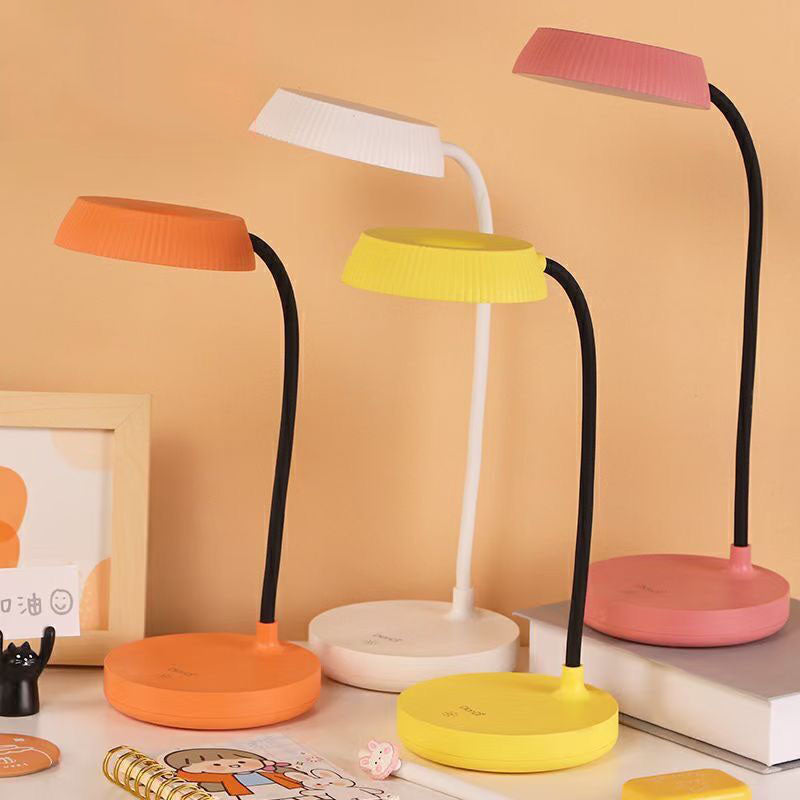 Lampe de Bureau Design : Élégance Naturelle en Lumière – Minimaliste 4