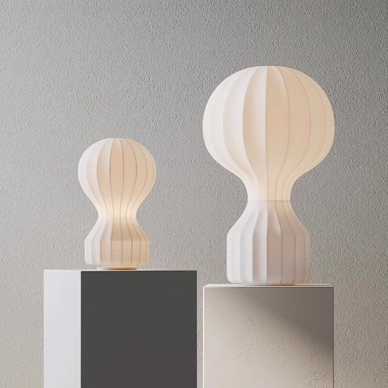 Lampe de Table Élégante en Soie – Design Wabi Sabi 1
