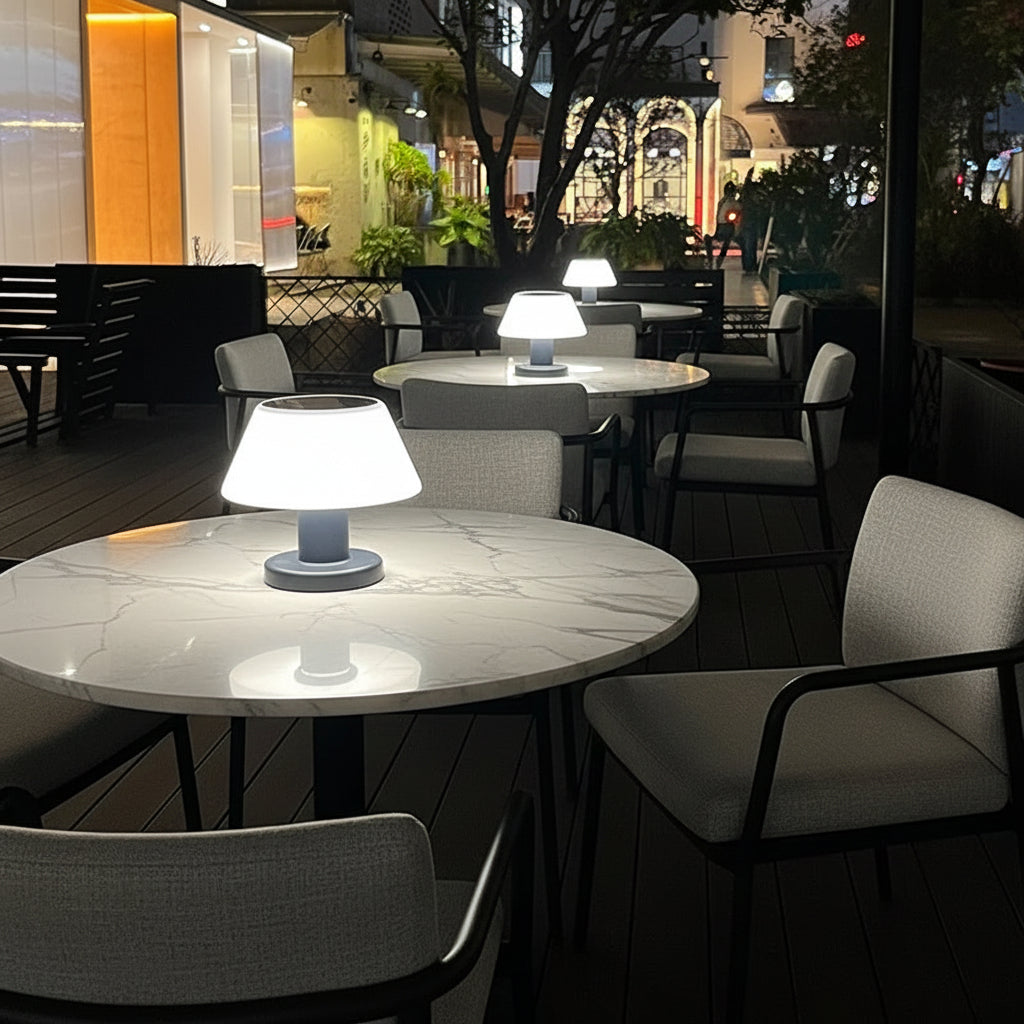 Lampe de Table Solaire : Élégance Écologique et Moderne 2