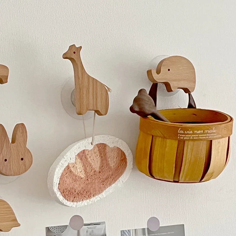 Patère murale animal en bois clair, style nordique