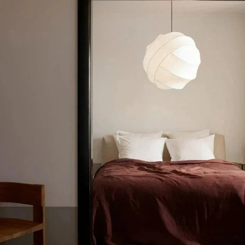 Suspension boule en soie style japonais wabi-sabi
