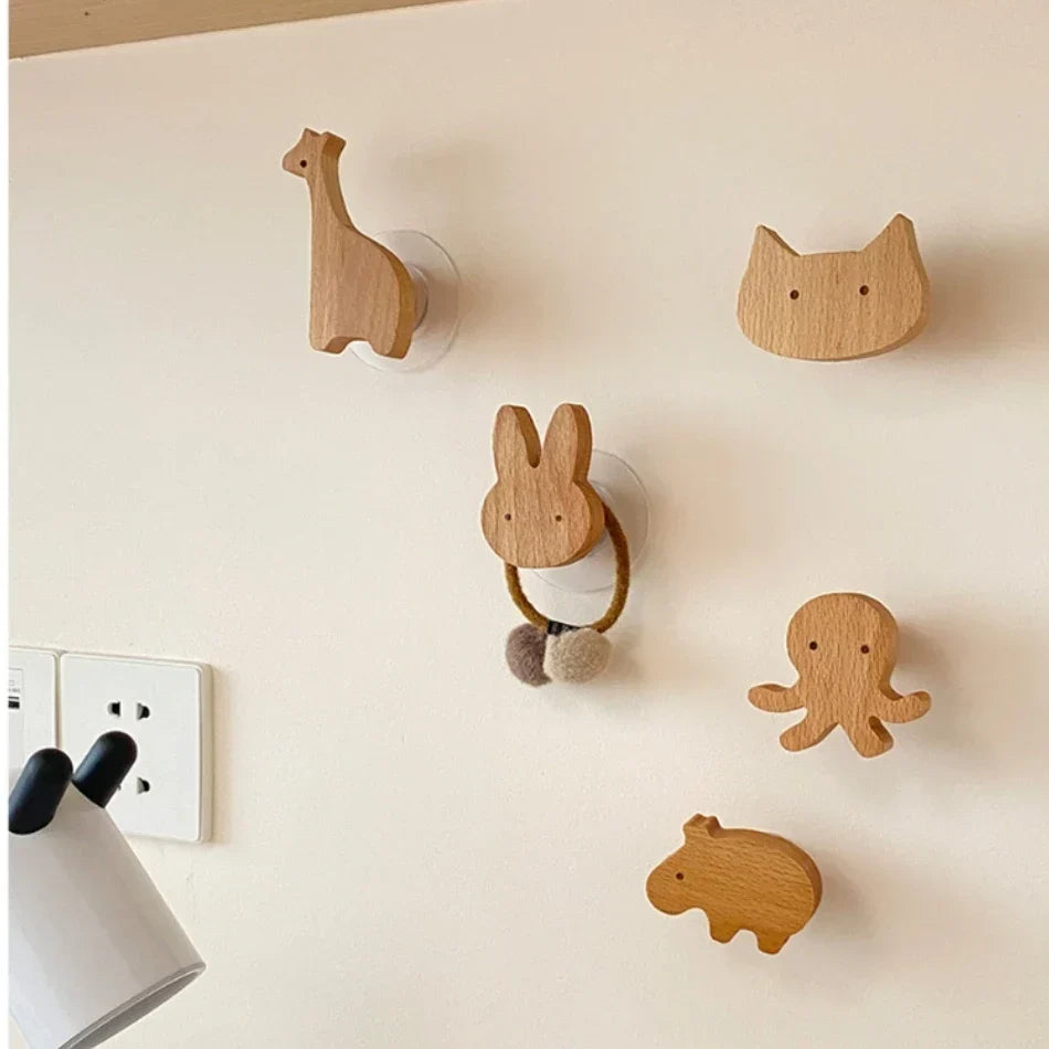 Patère murale animal en bois clair, style nordique