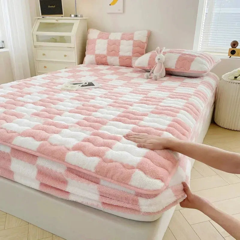 Quilted Plush Fitted Sheet with Elastic Edge