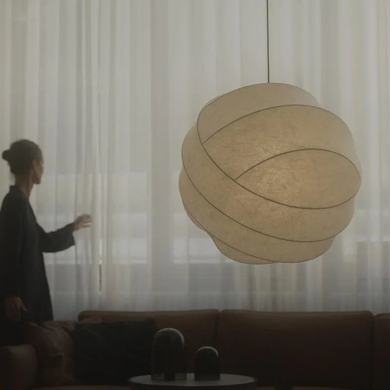 Suspension boule en soie style japonais wabi-sabi