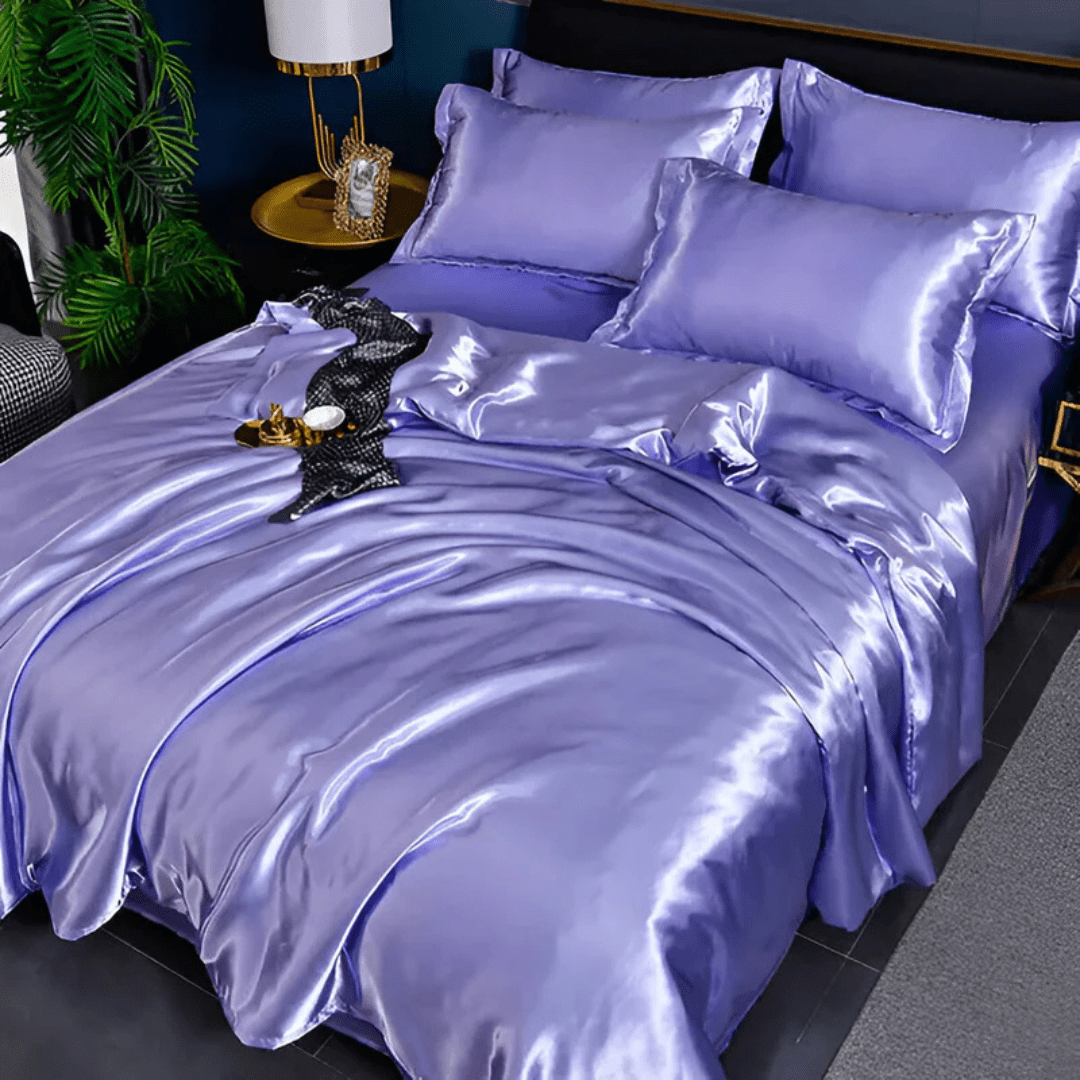 Parure de lit satinée effet soie, 4 pièces