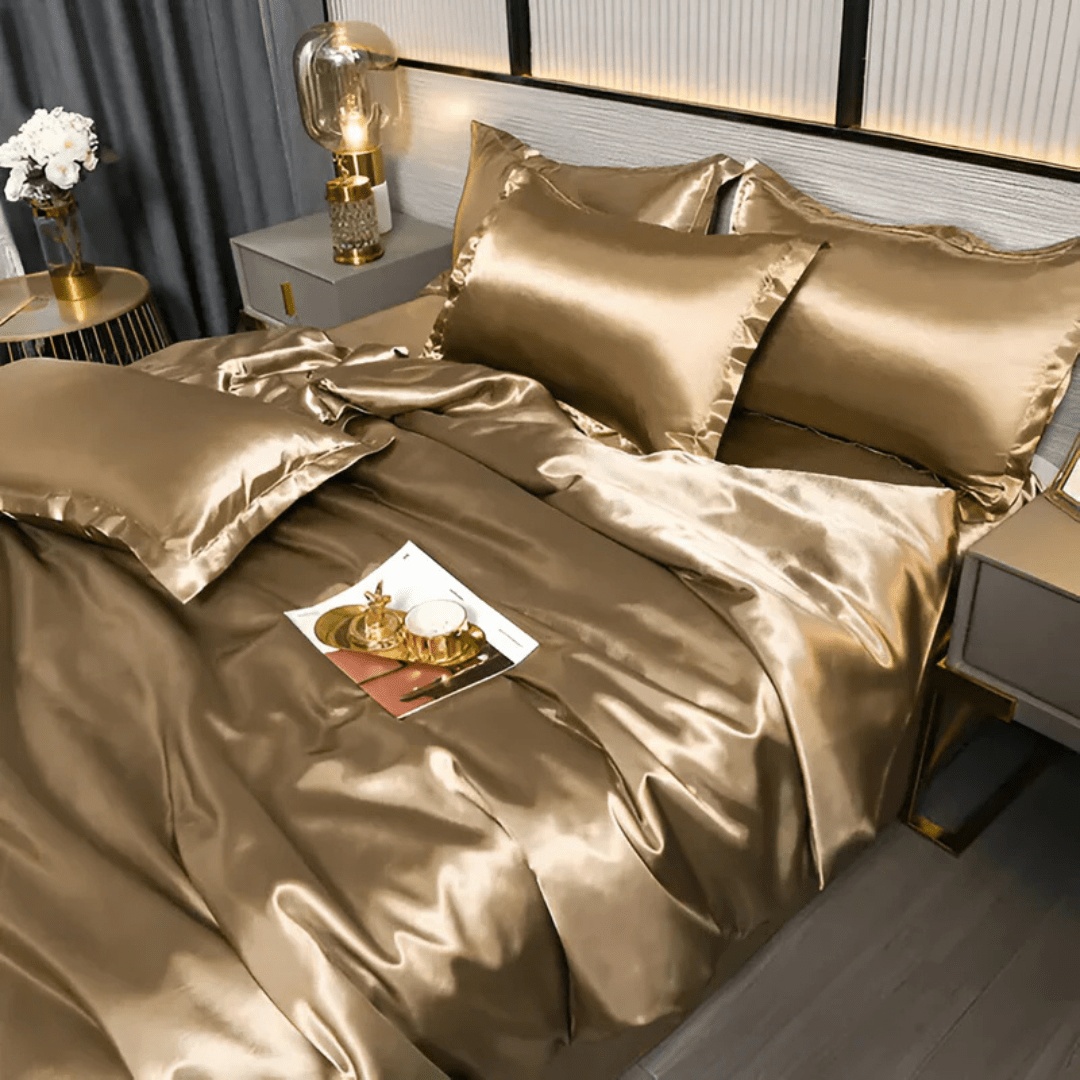 Parure de lit satinée effet soie, 4 pièces