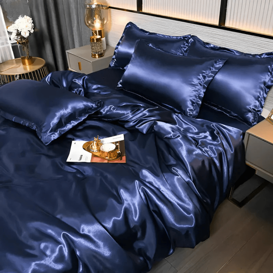 Parure de lit satinée effet soie, 4 pièces