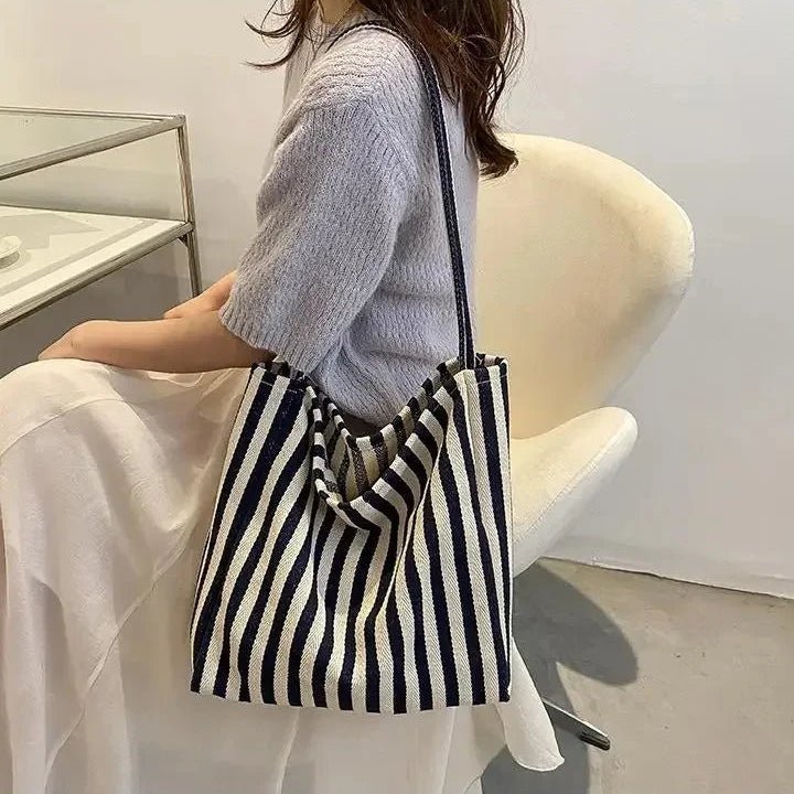 Sac Fourre Tout Femme Rayé en Tissu de Luxe | Élégance Moderne et Confort pour un Style Quotidien 2