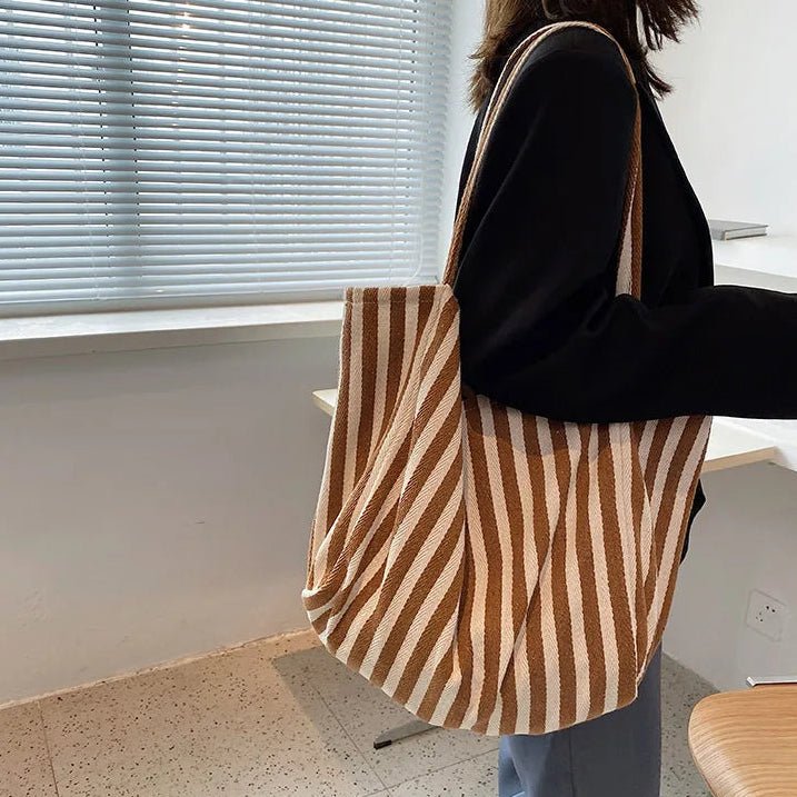 Sac Fourre Tout Femme Rayé en Tissu de Luxe | Élégance Moderne et Confort pour un Style Quotidien 3