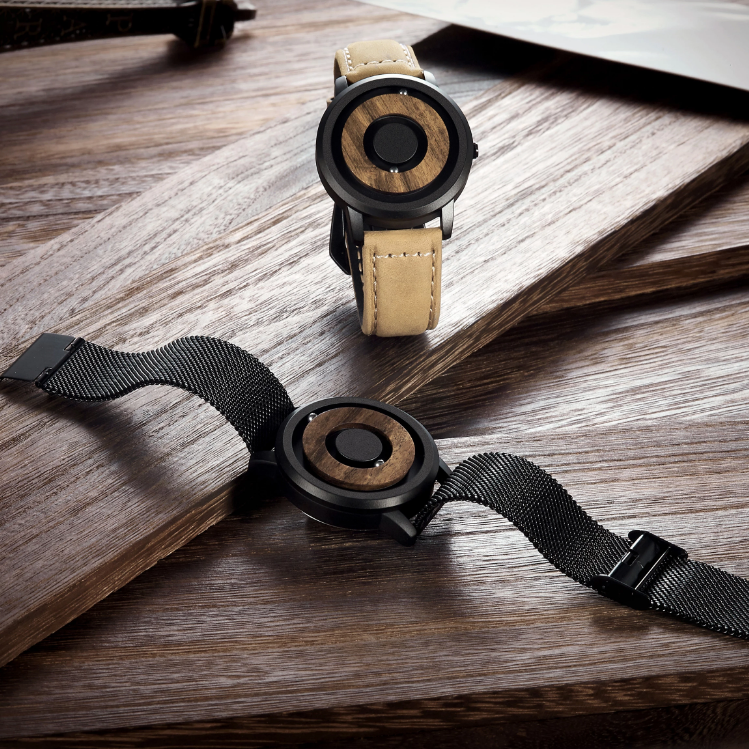 Montre en bois minimaliste à cadran sans index