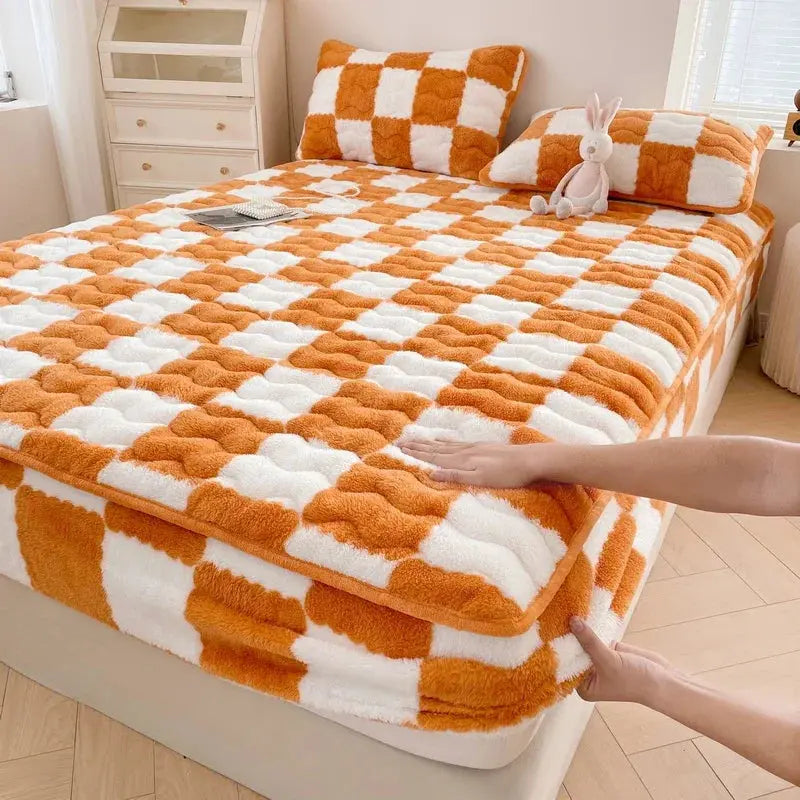 Quilted Plush Fitted Sheet with Elastic Edge