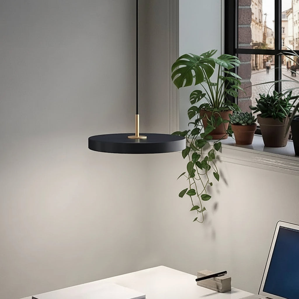Suspension Élégante en Design Minimaliste – Lumière Douce 3