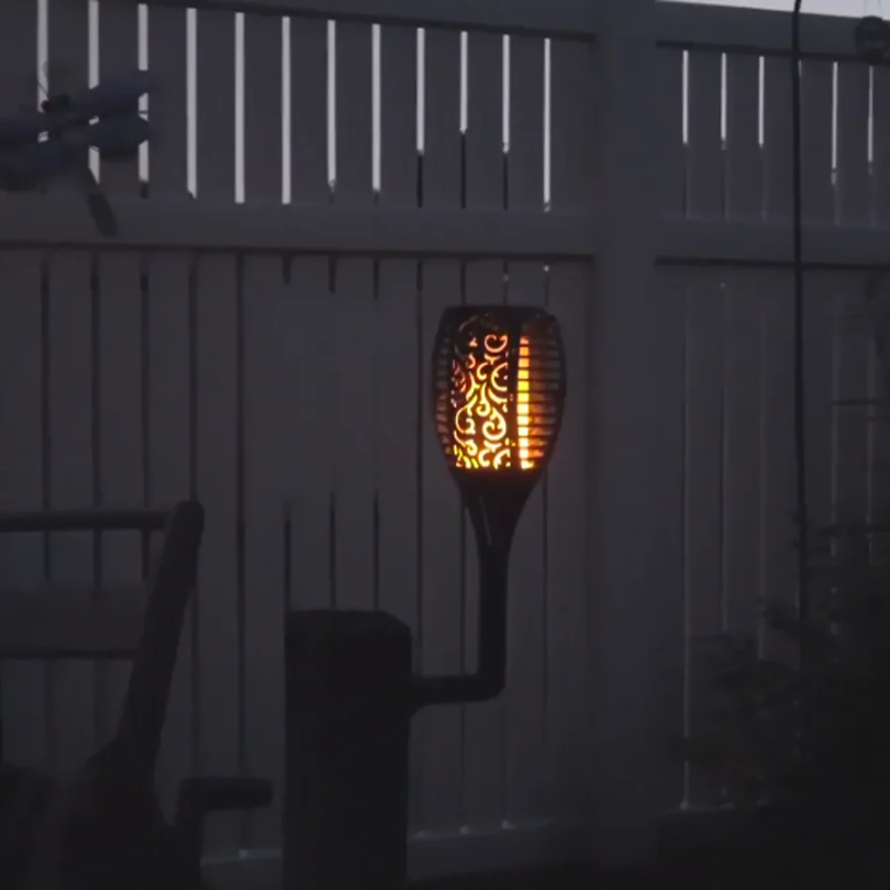 SolarFlame - Torches de Jardin Solaires à LED