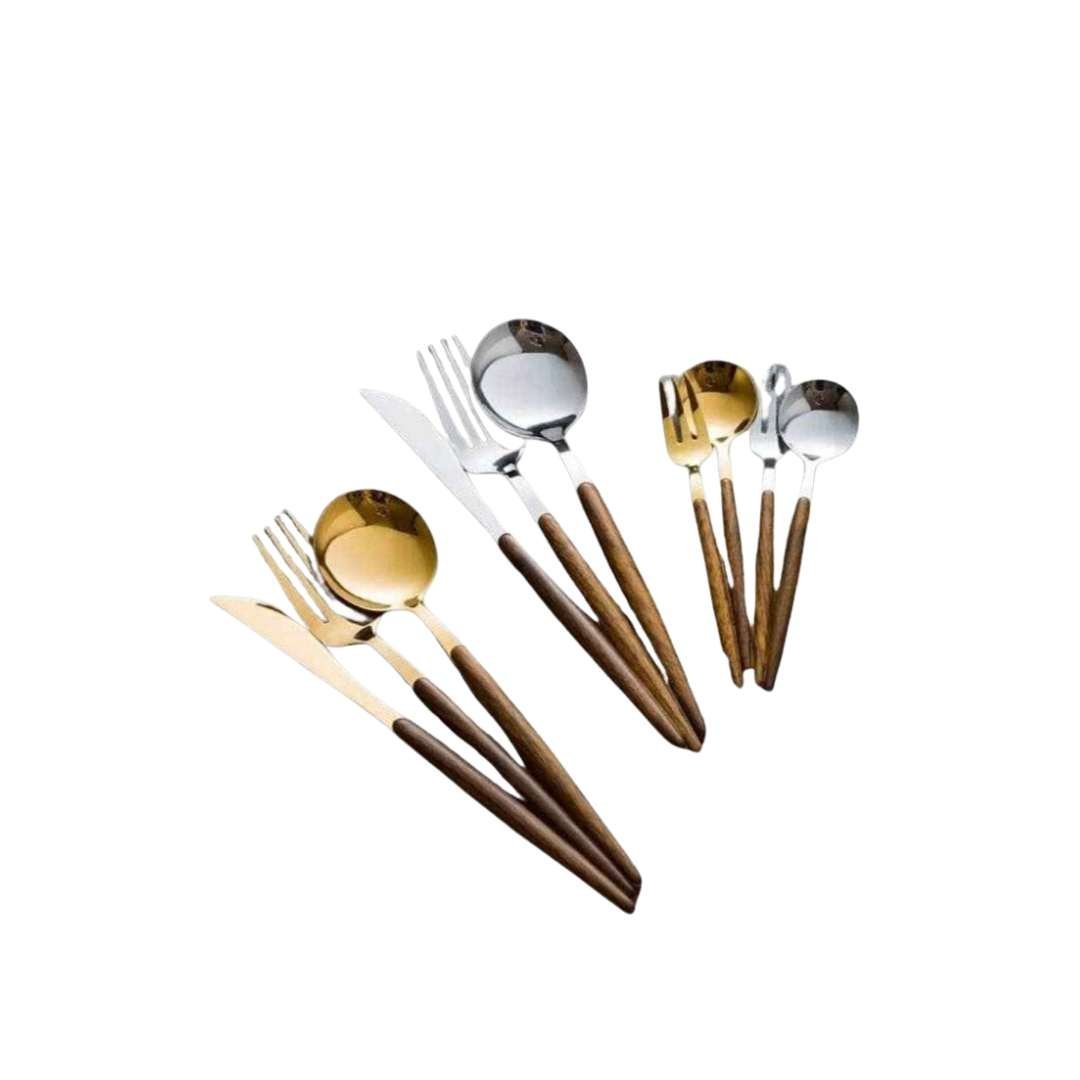 Couverts inox et bois, 16 pièces, doré ou argenté