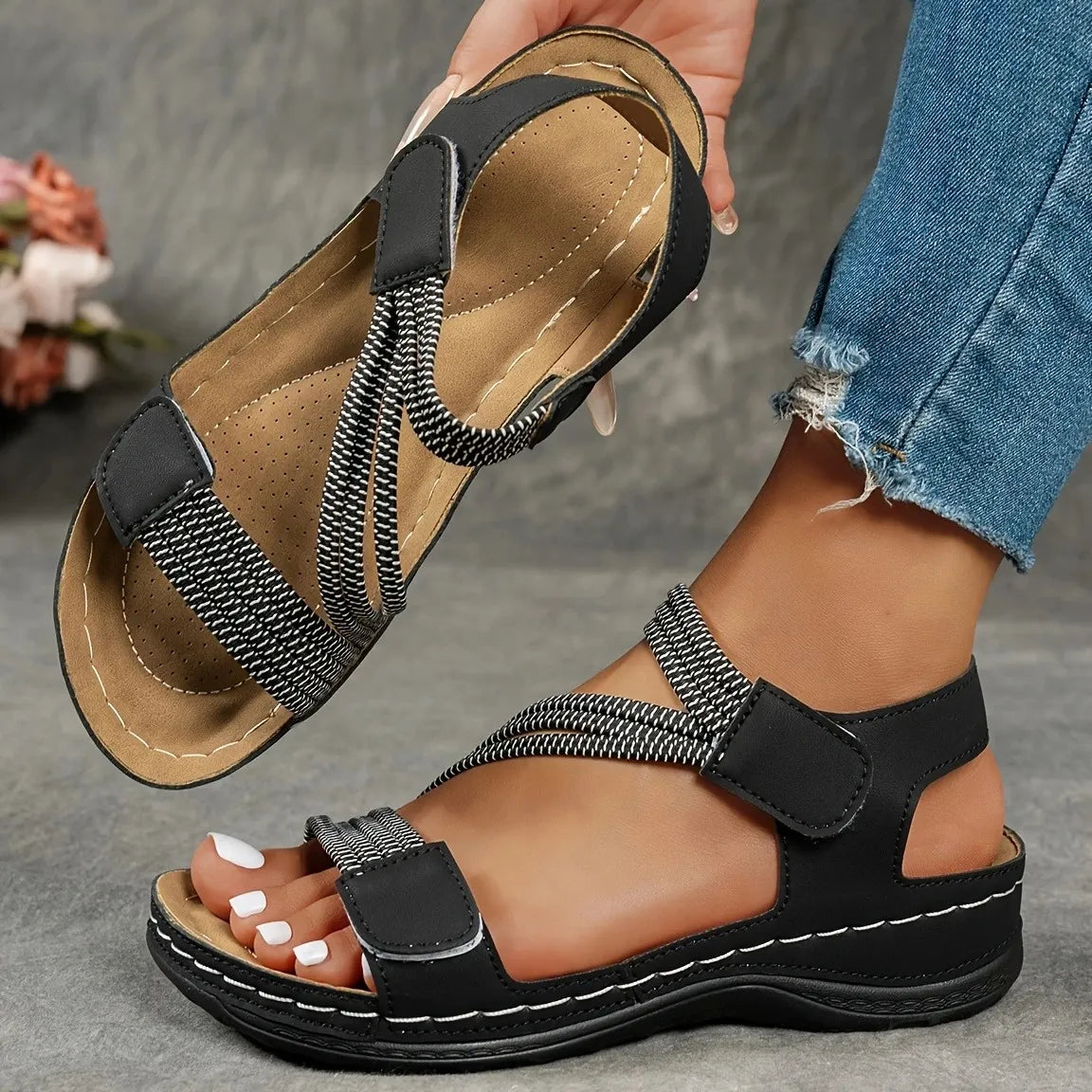 Women's Casual Comfort Sandals - Supportive Stylish Footwear for Summer Outings