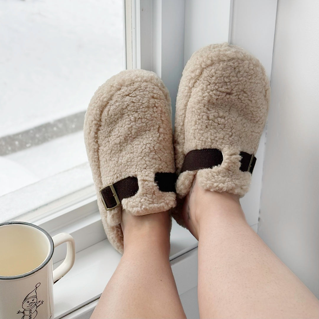 Women's Plush Mule Slippers - Cozy Slip-On Footwear for Home and Outdoor Comfort