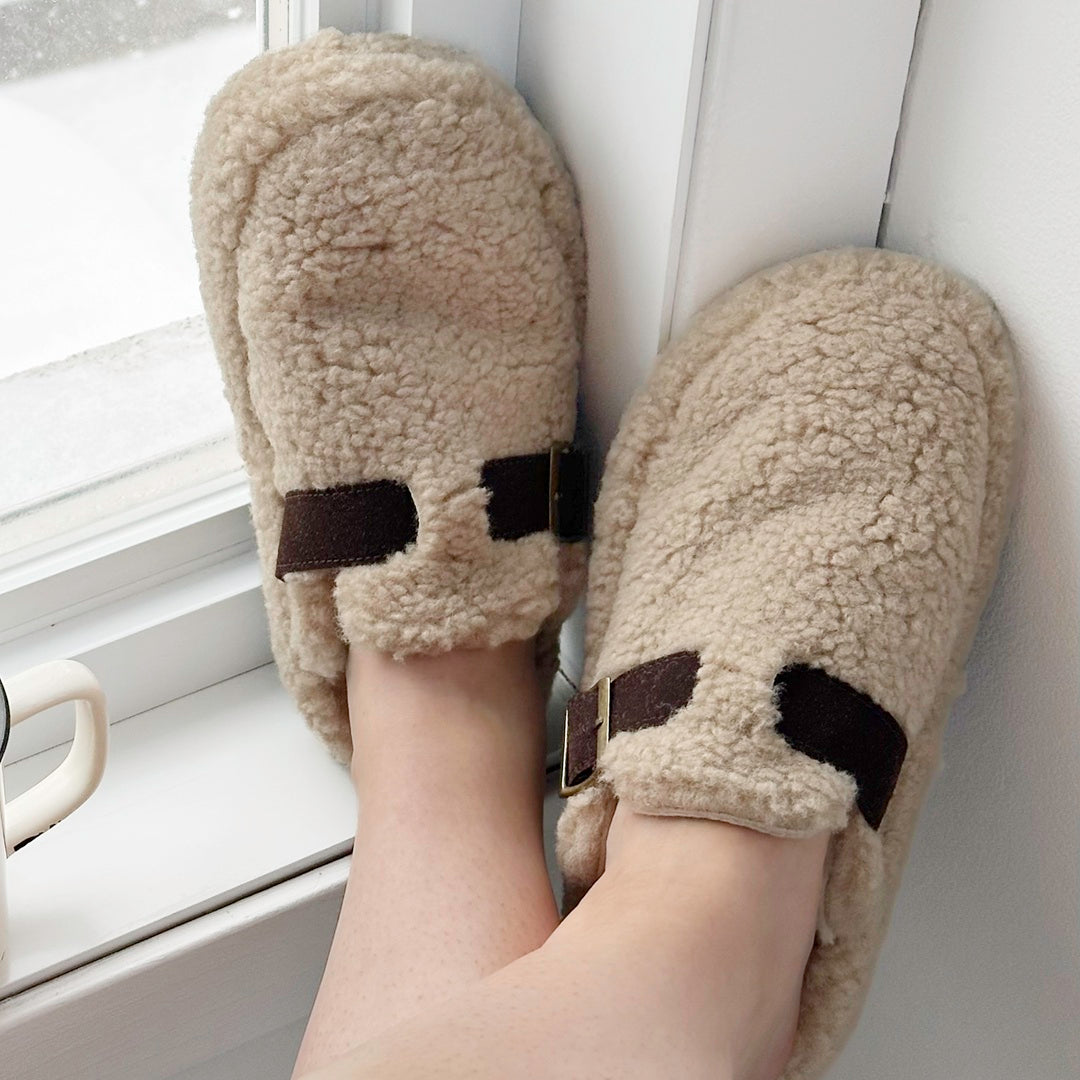 Women's Plush Mule Slippers - Cozy Slip-On Footwear for Home and Outdoor Comfort