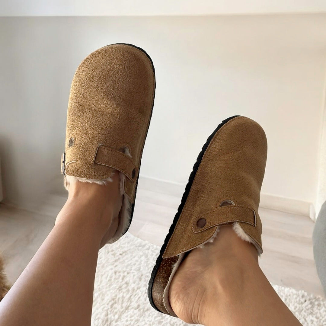 Women's Suede Clogs - Comfortable Slip-On Footwear for All Seasons
