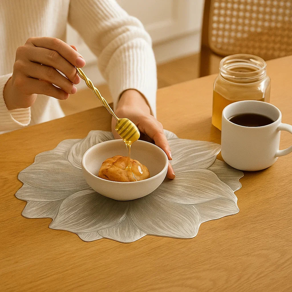 Flower-Shaped Placemat, Waterproof