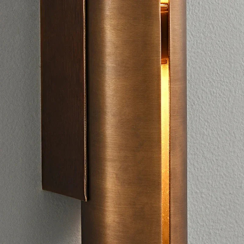 Lury Wall Light