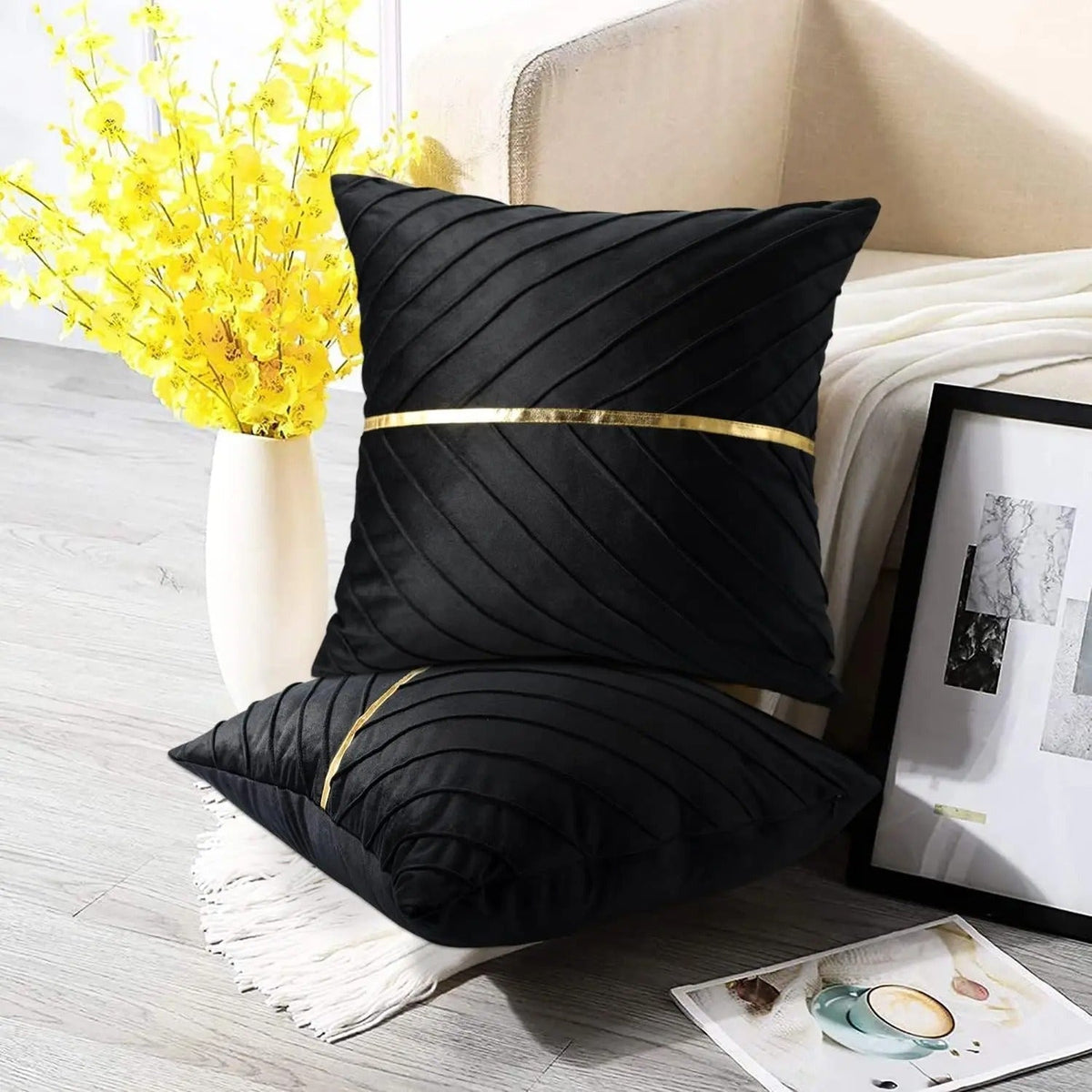 Noir Elegance - Housse de Coussin Velours à Sequins