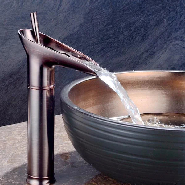 Robinet de lavabo cascade en laiton massif