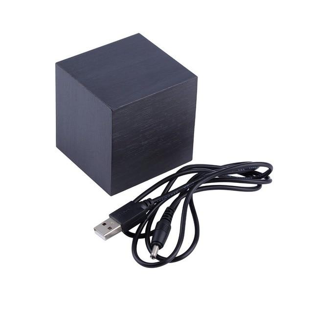Réveil LED cube minimaliste avec température