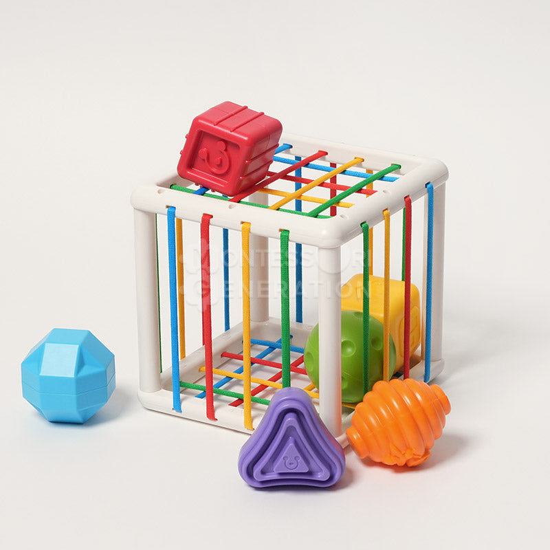 Boîte à formes à encastrer avec 6 pièces, dès 12 mois