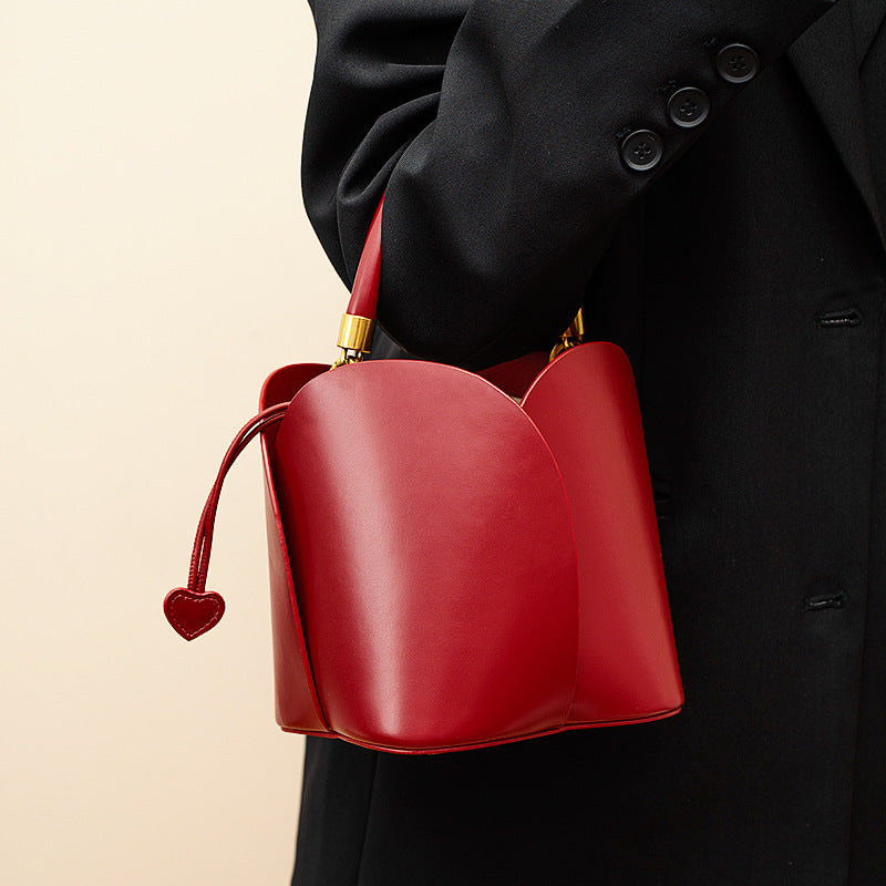 Sac à main seau en forme de pétale de rose