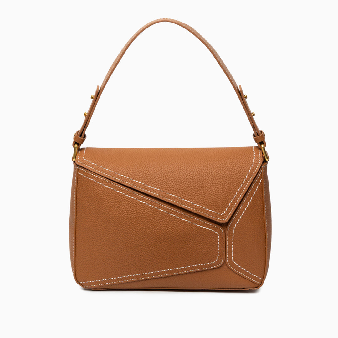 Sac épaule forme coussin en cuir, détails asymétriques