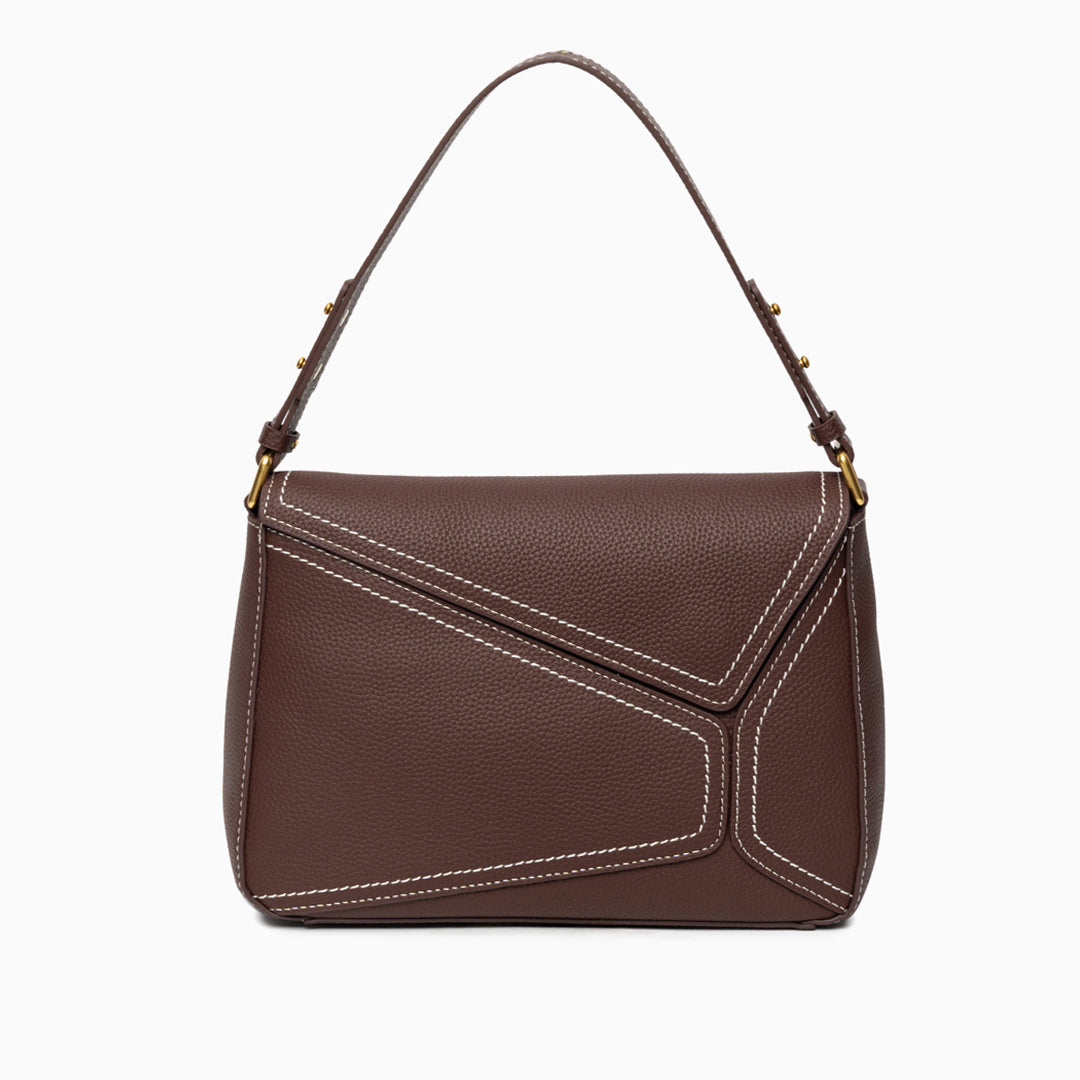 Sac épaule forme coussin en cuir, détails asymétriques