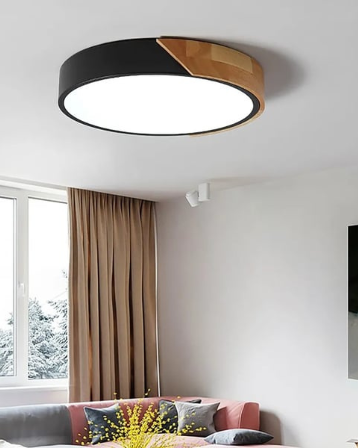 Plafonnier minimaliste à courbes douces, accent bois