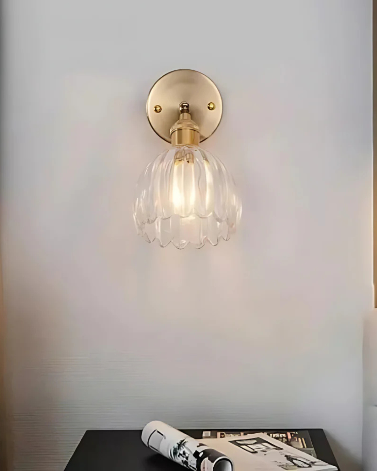 Applique murale fleur en verre et laiton