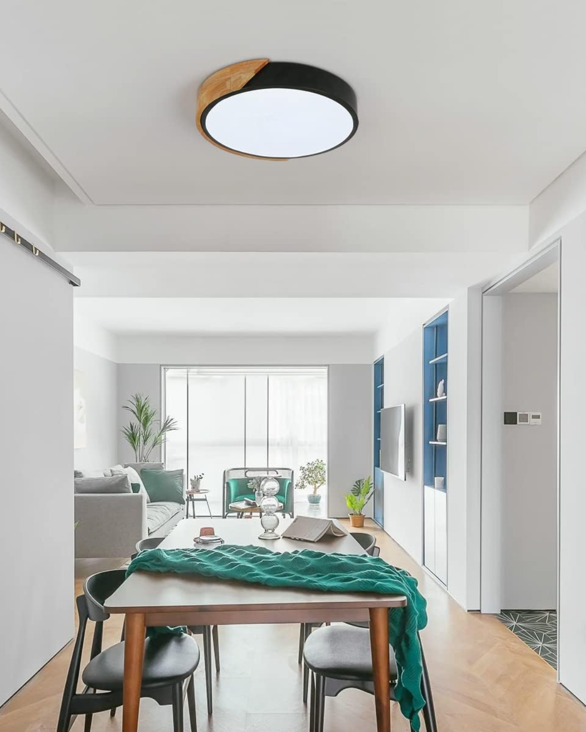 Plafonnier minimaliste à courbes douces, accent bois