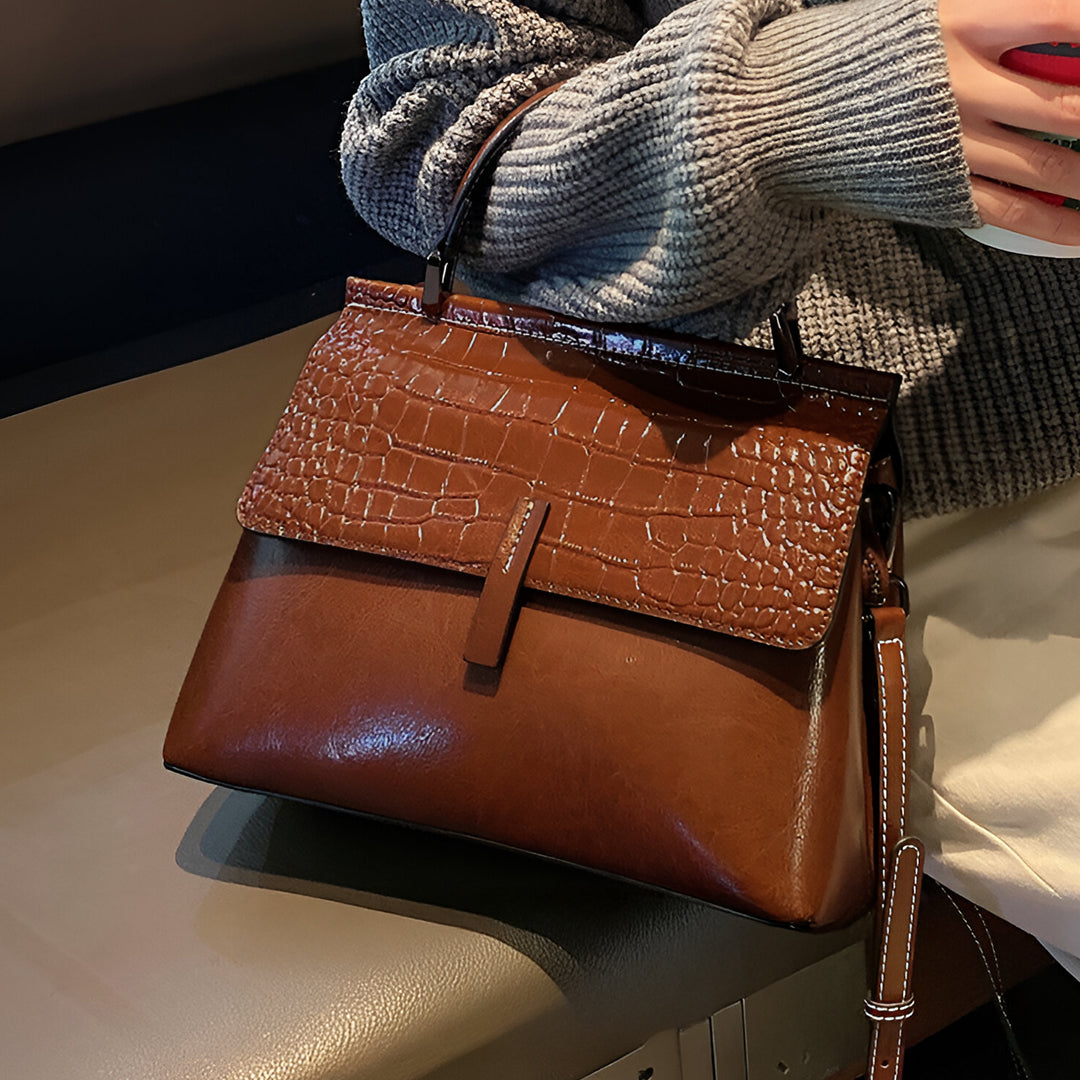 Sac à main en cuir à rabat effet croco, brun expresso