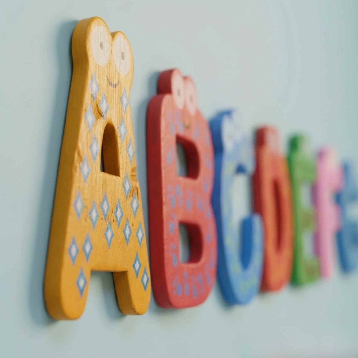 Lettres et chiffres magnétiques en bois pour enfant