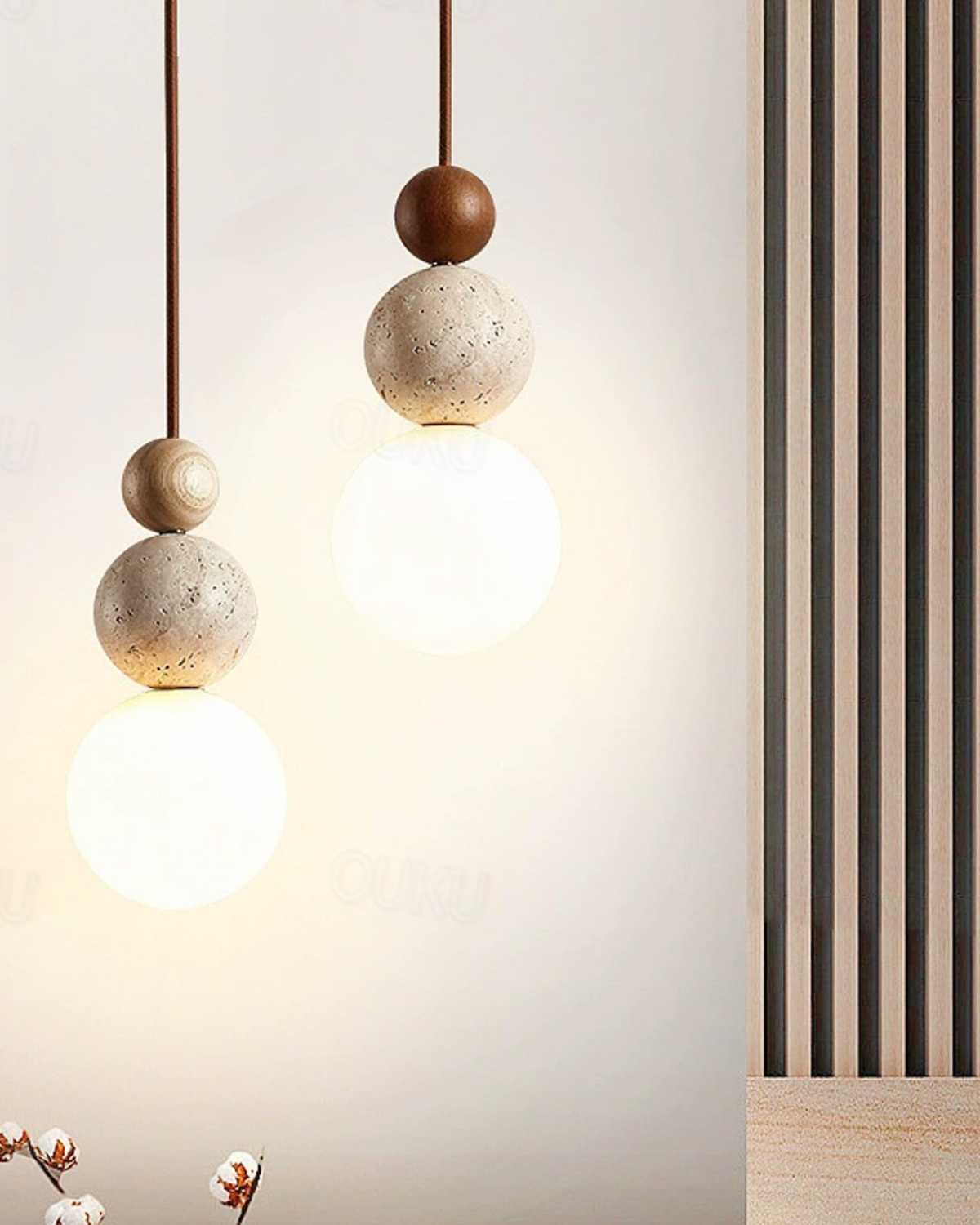 Suspension bois, pierre texturée et sphère de verre